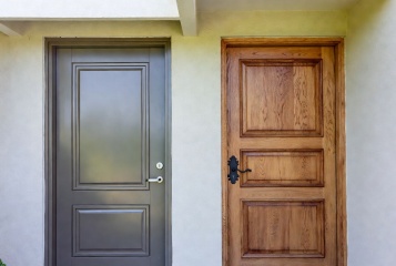 Сравнение дверей: металлические или деревянные, что выбрать для квартиры и частного дома - интернет-магазин "Курская Дверная Компания"